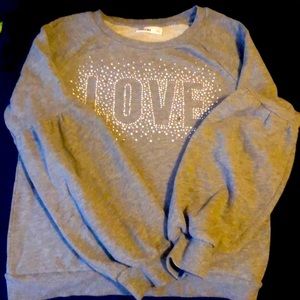 Love logo grey sweater
